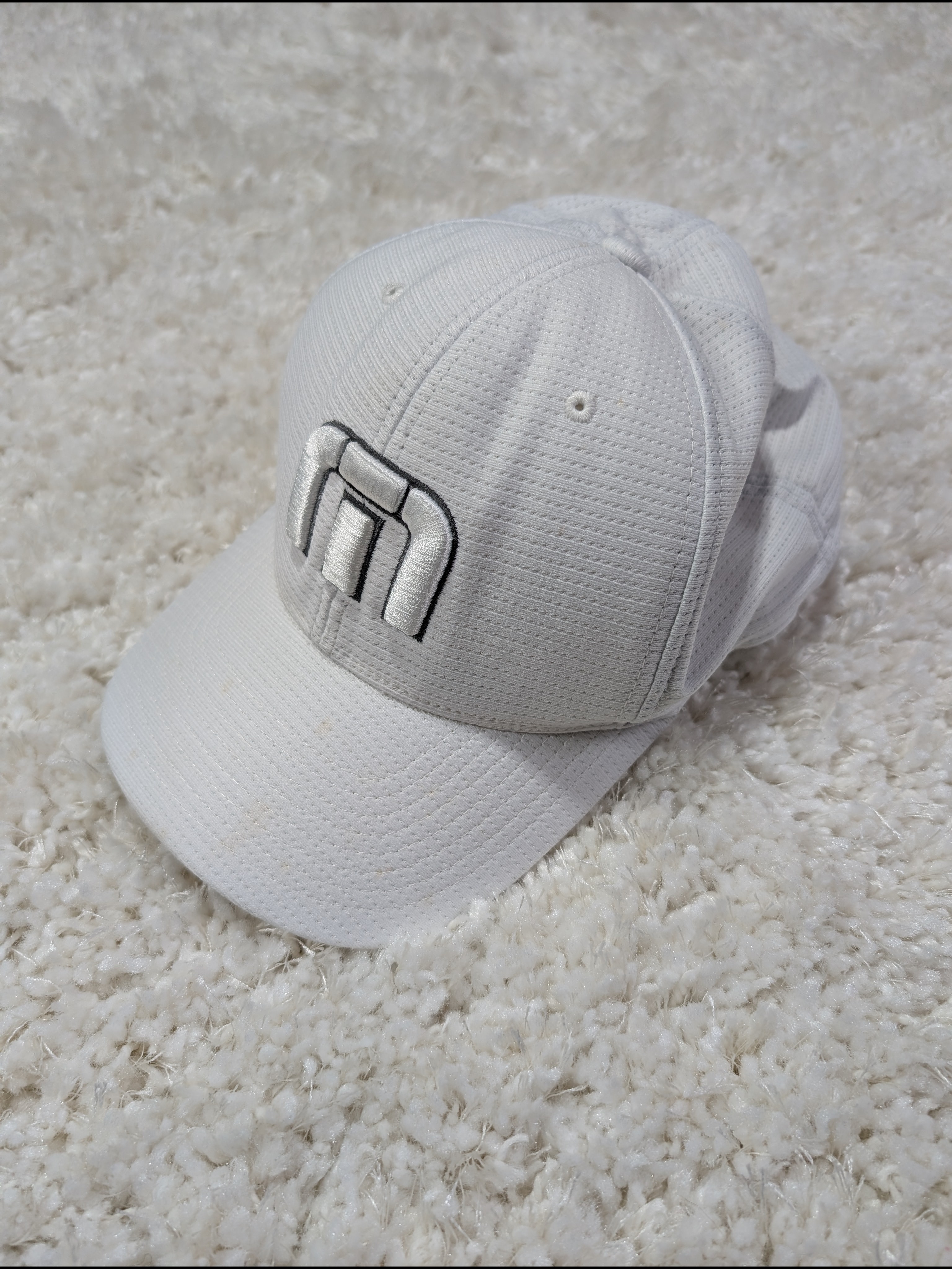 Travis Mathew White Baseball Cap With Embroidered Logo